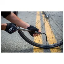 Blackburn Core Slim - Minipumpe -Continen Fahrrad Geschaft blackburn core slim minipumpe detail 5