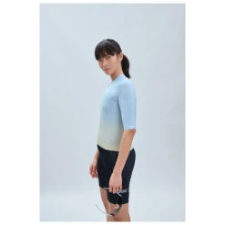 POC Women's Pristine Print Jersey - Radtrikot 10 POC Women's Pristine Print Jersey - Radtrikot -Continen Fahrrad Geschaft poc womens pristine print jersey radtrikot detail 4